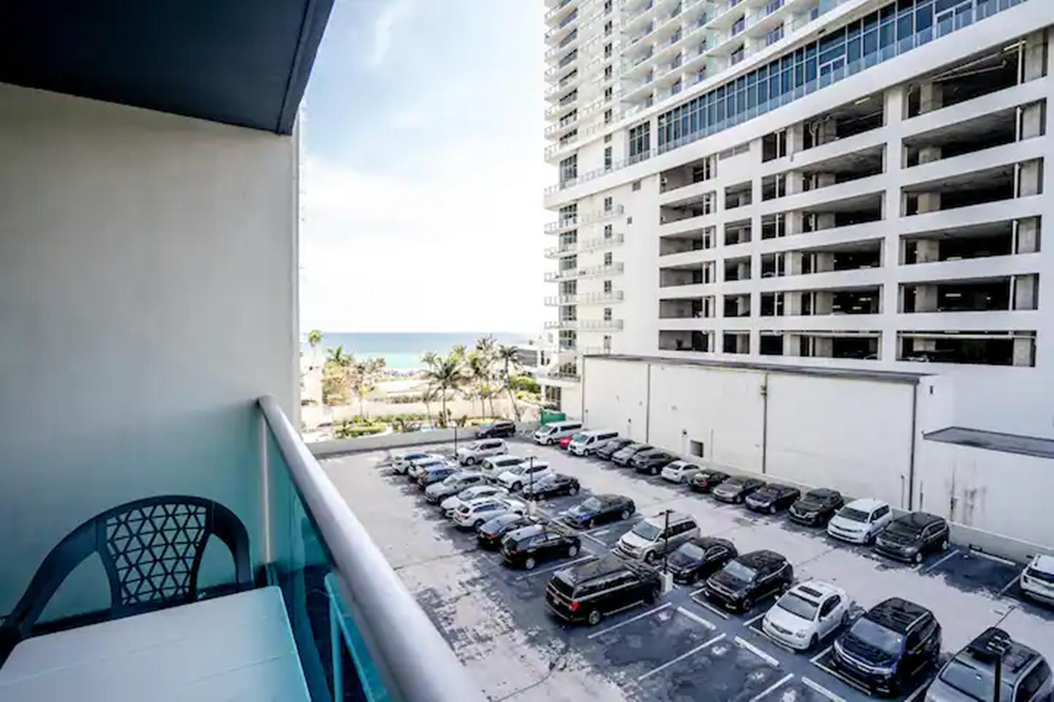 Sian Private Apartments Холивуд Екстериор снимка