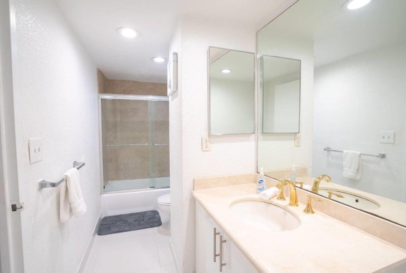 Sian Private Apartments Холивуд Екстериор снимка