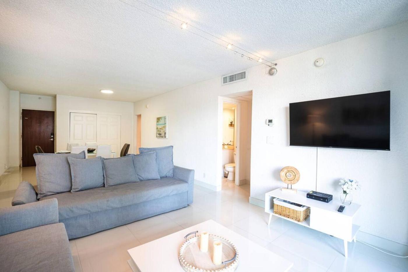 Sian Private Apartments Холивуд Екстериор снимка